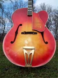 Tenor Super 400 body close up